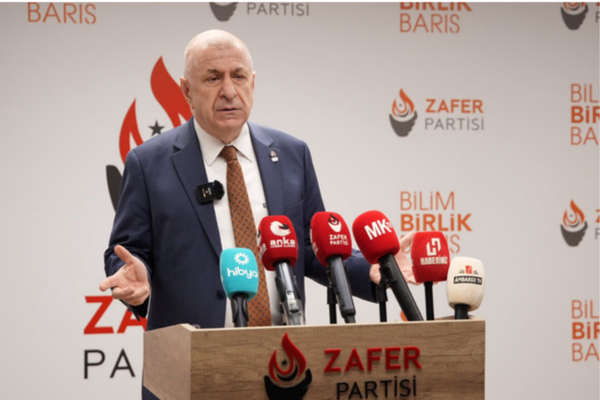 Özdağ, TEMAD Gaziemir Şubesi’nde emekli astsubaylarla toplantı yaptı