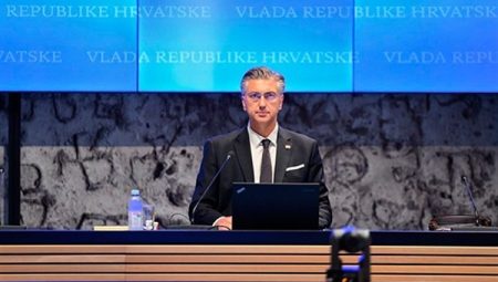 Plenkovic, Zagreb’de parti teşkilatlarının yıl dönümüne iştirak etti