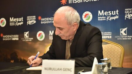 Prof. Dr. Genç, Kepez Kitap Fuarı’na katılım sağladı