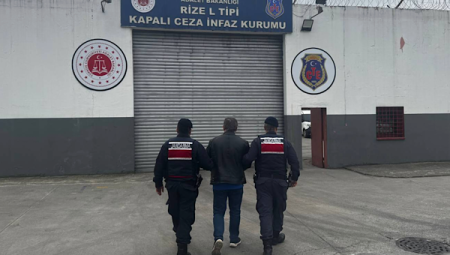 Rize’de hırsızlıktan aranan şahıs yakalandı
