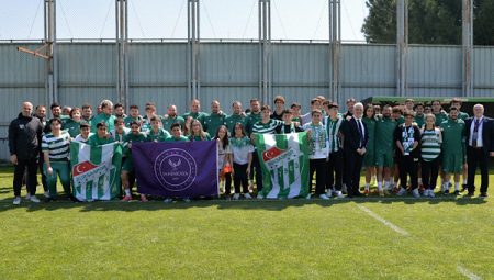 Şahinkayalı öğrencilerden Bursaspor’a şampiyonluk ziyareti