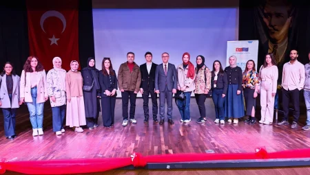 Sakarya’da carpici gelisme: velilere PIKTES aile semineri