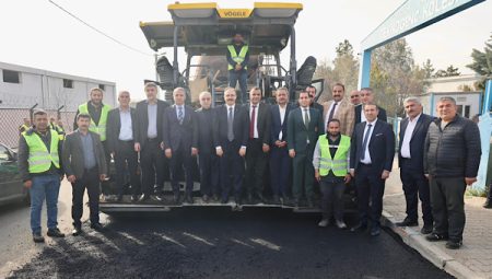 Siirt’te asfalt çalışmaları Küçük Sanayi Sitesi’nden resmen devreye girdi