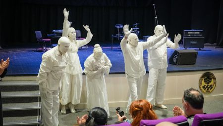 Trabzon’da 5. Uluslararası Tiyatro Festivali sanatseverlerle temas kurdu