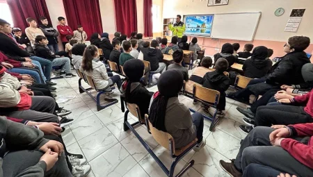 Trafik bilincine Jandarma desteği: Afyonkarahisar’da carpici gelisme