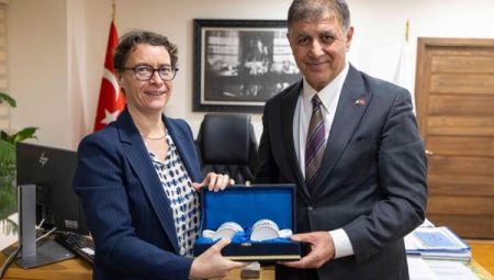 Tugay, Fransız heyeti ağırladı