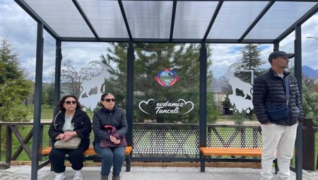 Tunceli’de toplu ulaşım durakları yenileniyor