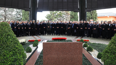 Turgut Özal vefatının 33. yılında anıldı