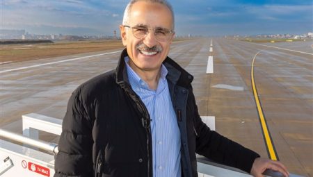 Uraloğlu: Ziraat Bankkart Erkek Voleybol Takımı’nı yürekten tebrik ediyorum