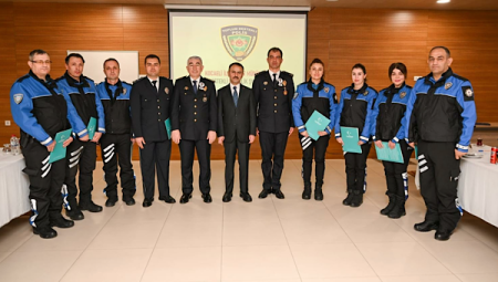 Vali Aktaş’tan etkin polis memurlarına başarı belgesi
