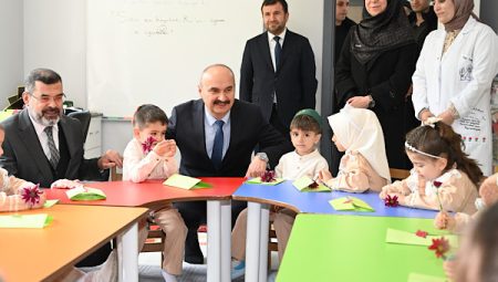 Vali Canalp, 4-6 yaş Kur’an kursunun açılışını hayata geçirdi