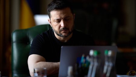 Zelenski: Bugün Ukrayna ve Azerbaycan çeşitli alanlarda 6 belge onayladı