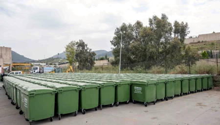 Bornova’ya 325 yeni çöp konteyneri