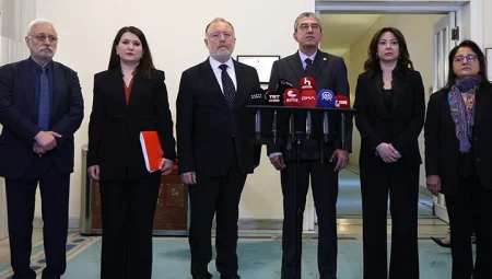 CHP’den DEM Parti’ye ara seçim ziyareti
