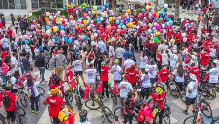 Denizli’de Umuda Pedal Çevir Bisiklet Şenliği