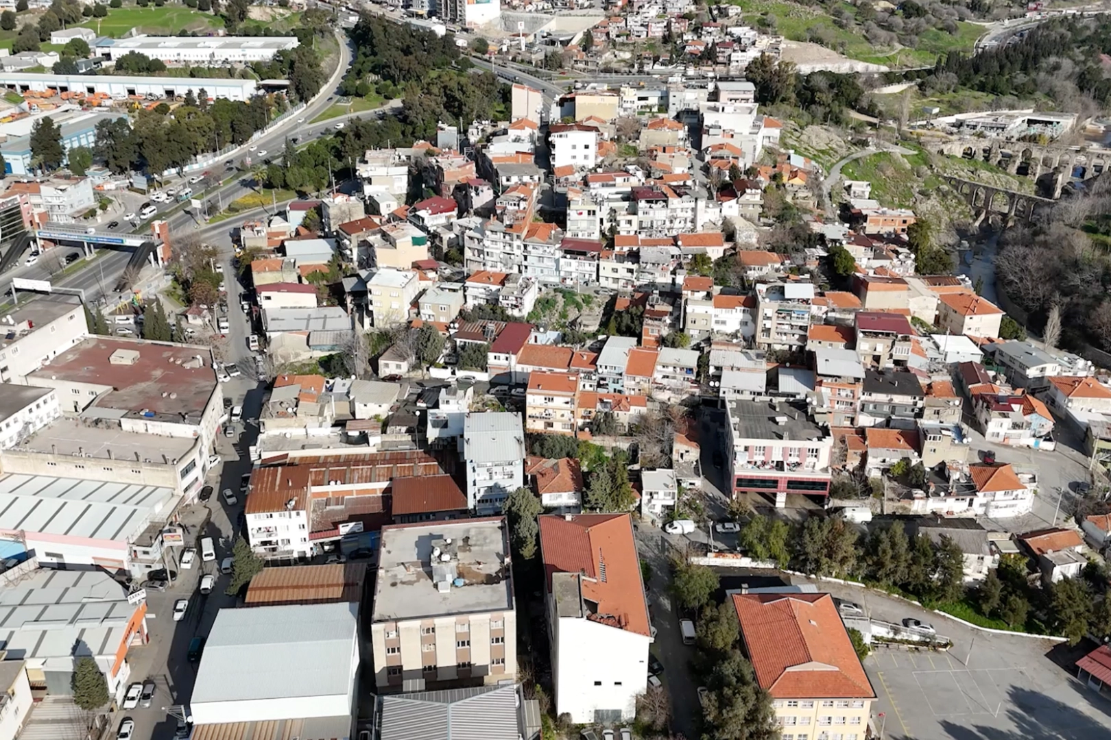 Geçmişe dayanan farklılaşma başlıyor: İzmir’de carpici gelisme