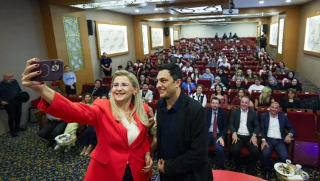 İstanbul Bakırköy Belediye Başkanı üniversitelilerle temas kurdu