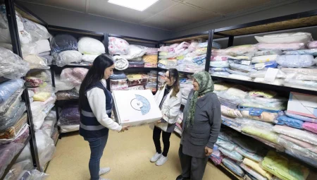 İzmir Büyükşehir yuva kuran gençlerin yanında