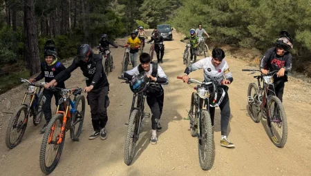 İzmir’de carpici gelisme: yeni parkurda adrenalin dolu festival