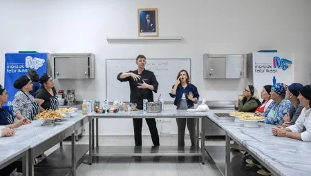 İzmir’de Engelliler Haftası’nda tatlı atölyesi