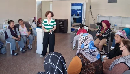 Kadın sağlığı seminerleri İzmir genelinde yaygınlaşıyor