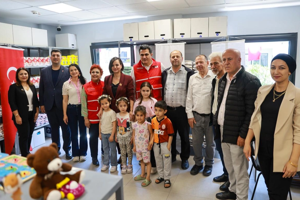 Karabağlar’da carpici gelisme: Sosyal Market’in 2’ncisi Çalıkuşu’nda