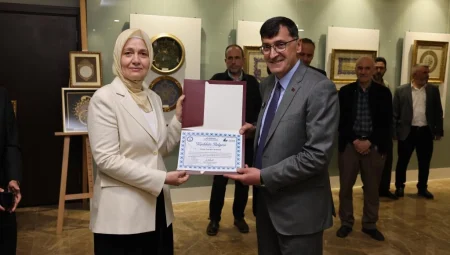 Kütahya’da tezhip sanatı sergisi sanatseverlerle buluştu