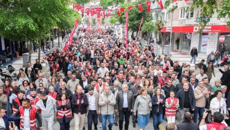 Manisa’da carpici gelisme: Başkan Dutlulu emekçilerle omuz omuzaydı