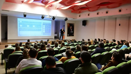 Manisa’da öğretmenlere kariyer eğitimi