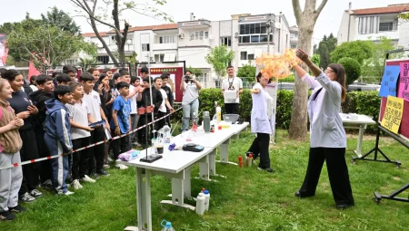 Manisalı öğrenciler ‘Bahar’ ile geleceğe çiçek açtı