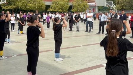 Öğrenciler sağlıklı yaşam için hareket etti – Bursa’da