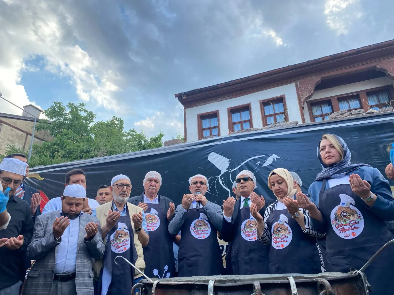 Afyonkarahisar’da 40 Hatimli Şifalı Aşure Etkinliği Büyük İlgi Gördü
