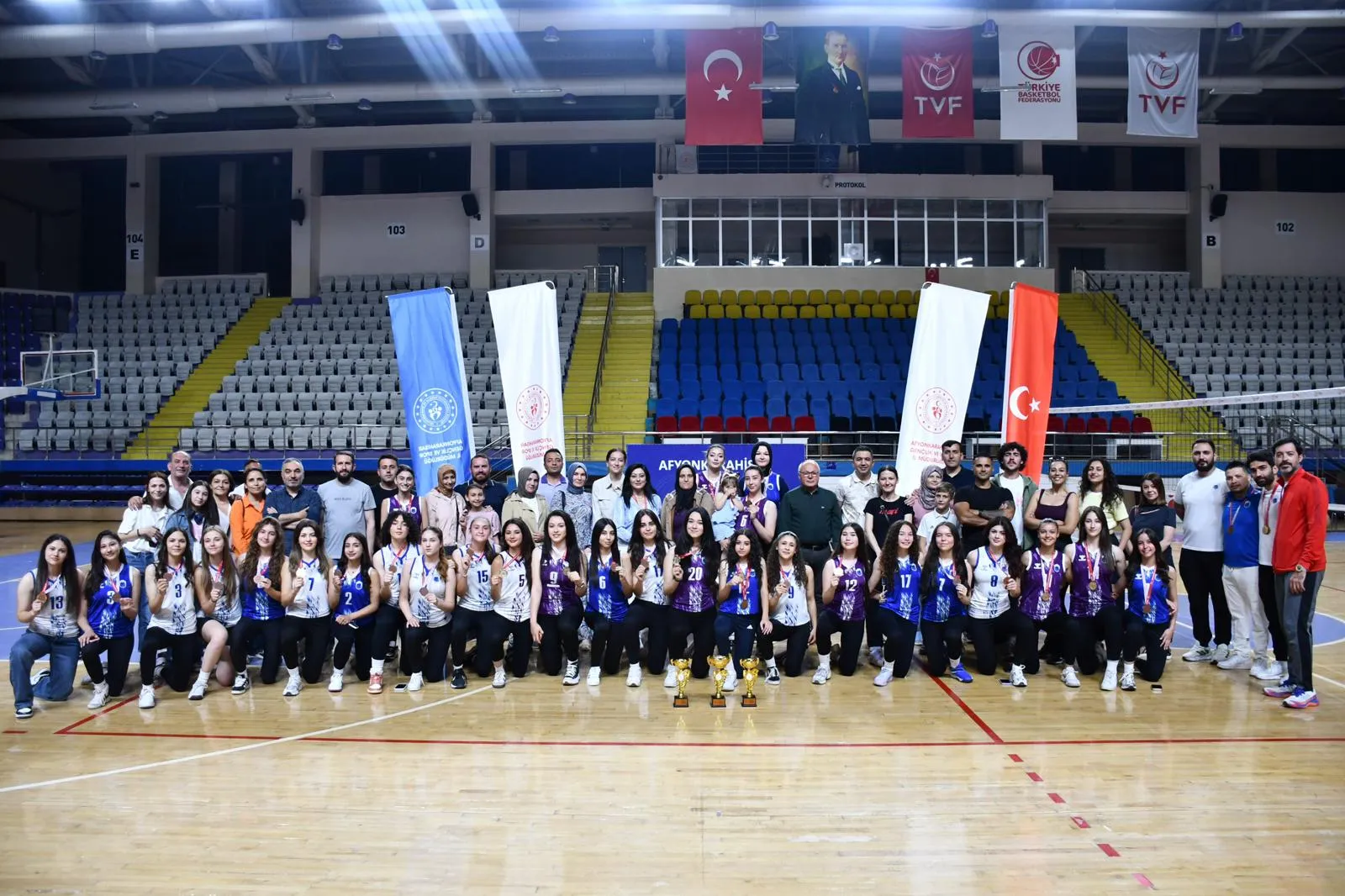 Afyonkarahisar’da Büyük Kadınlar Voleybol Müsabakaları Tamamlandı