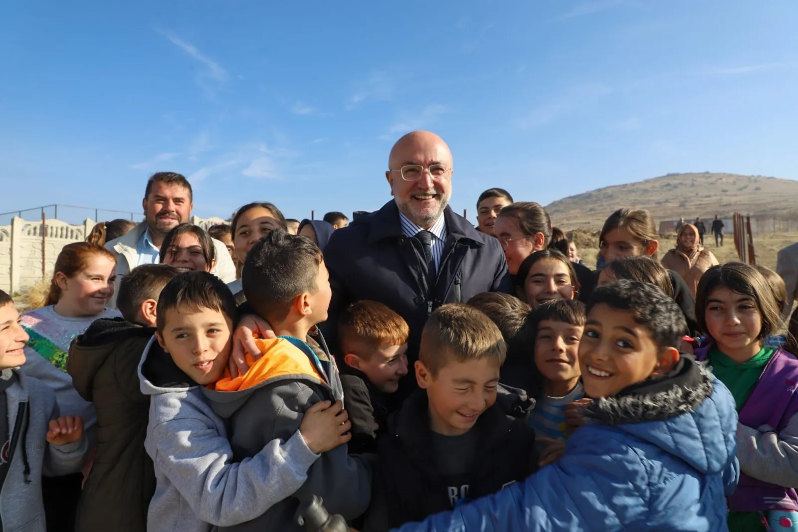 Afyonkarahisar’da Eğitim Yılı Tamamlandı: Başkan Şahin’den Karne Günü Mesajı