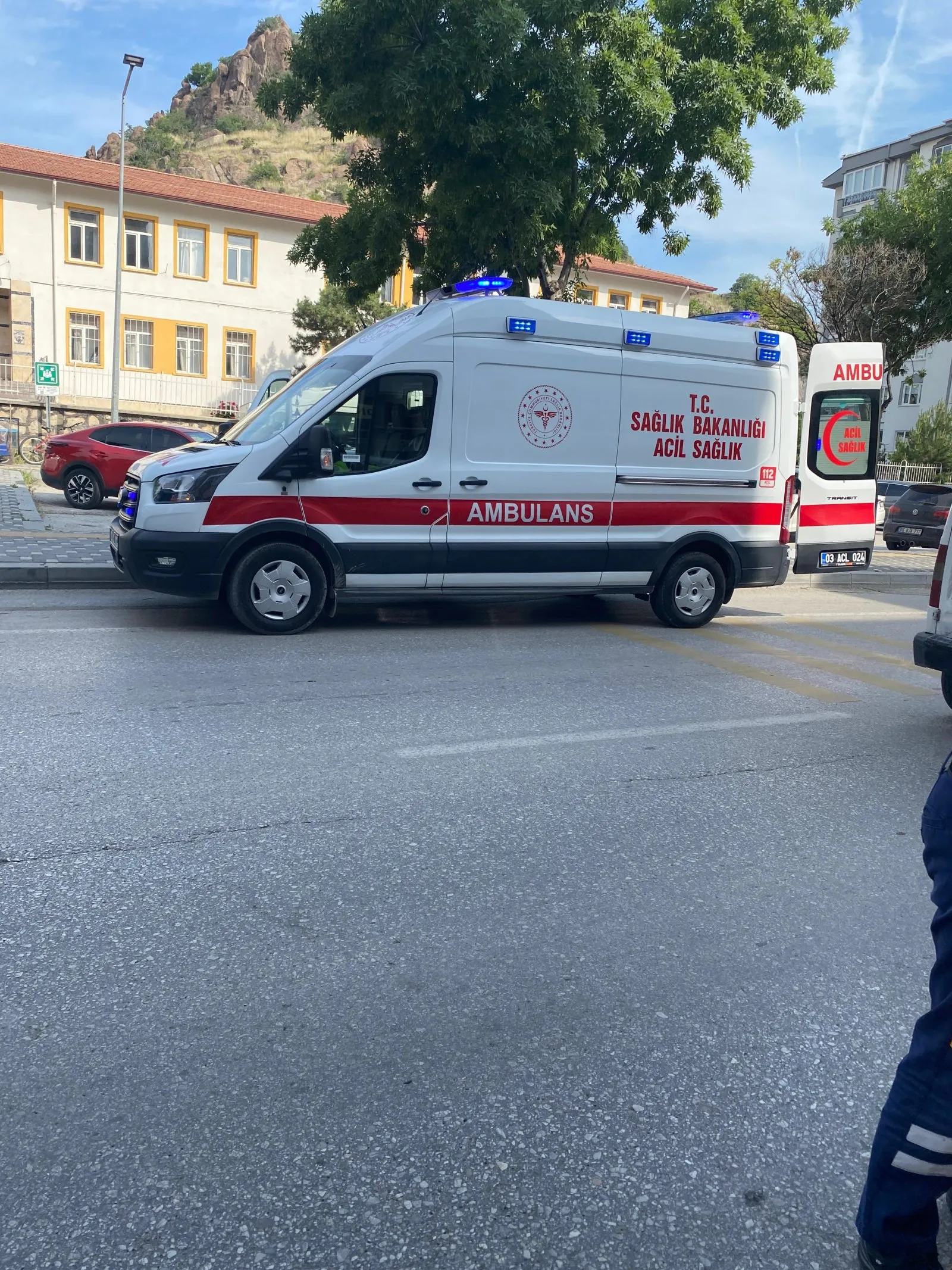 Afyonkarahisar’da Elektrikli Bisiklet Kazası: 15 Yaşındaki Çocuk Yaralandı