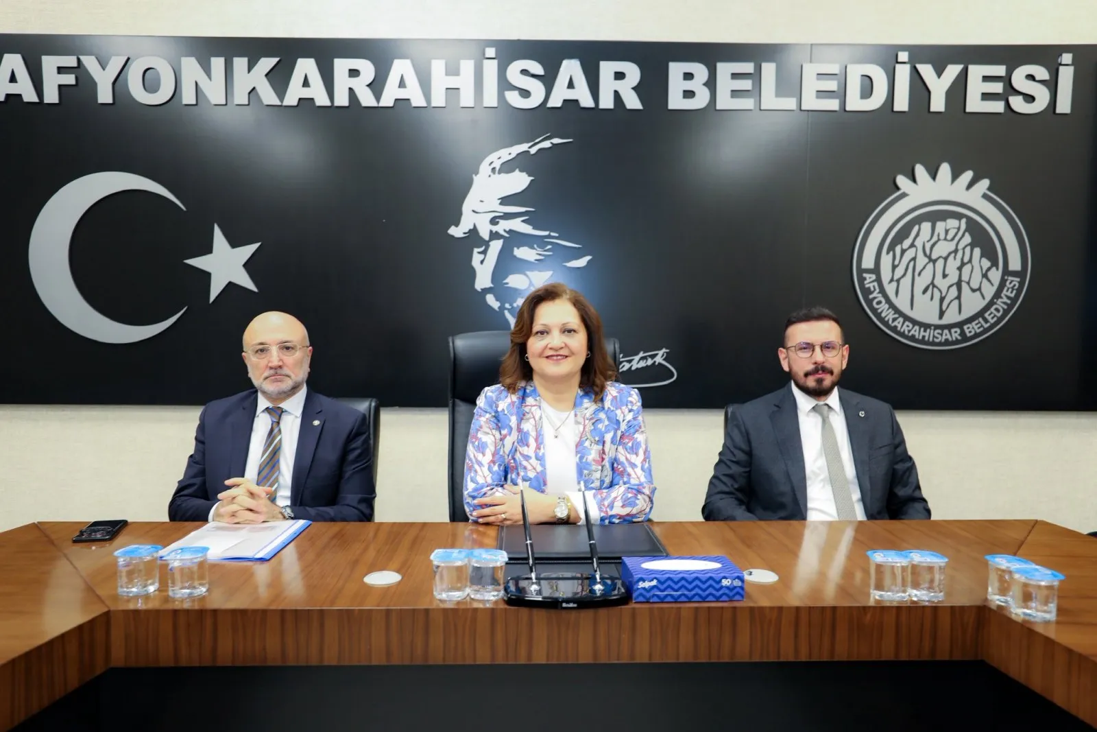 AK Parti Heyetinden Belediye Başkanı Burcu Köksal’a Ziyaret