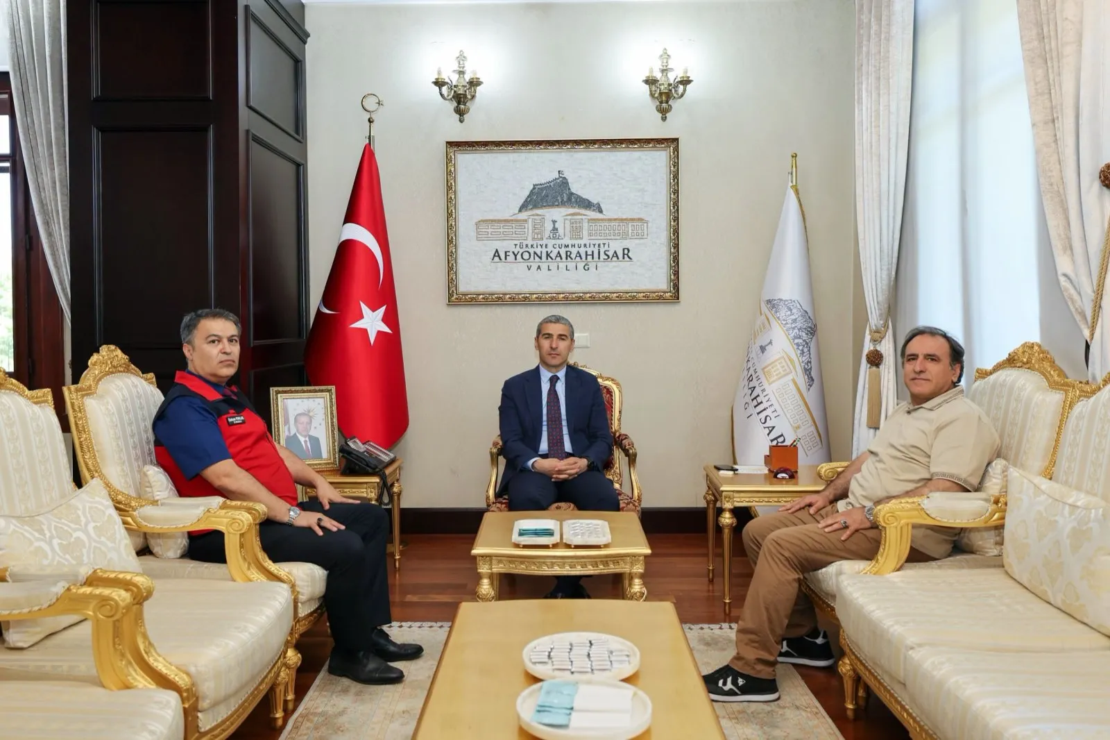 Bakan Danışmanı Karaca, Afyonkarahisar Valisi Aktaş ile Bir Araya Geldi