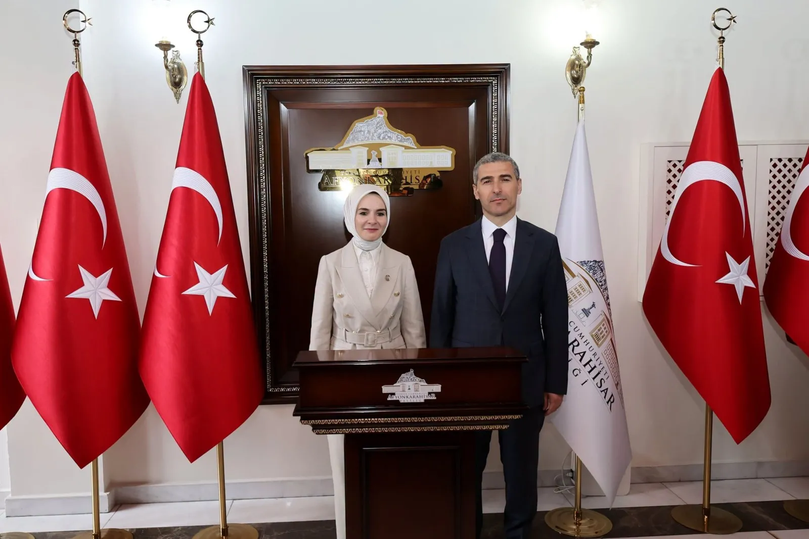 Bakan Göktaş Afyonkarahisar’da Valilik ve Belediyeyi Ziyaret Etti