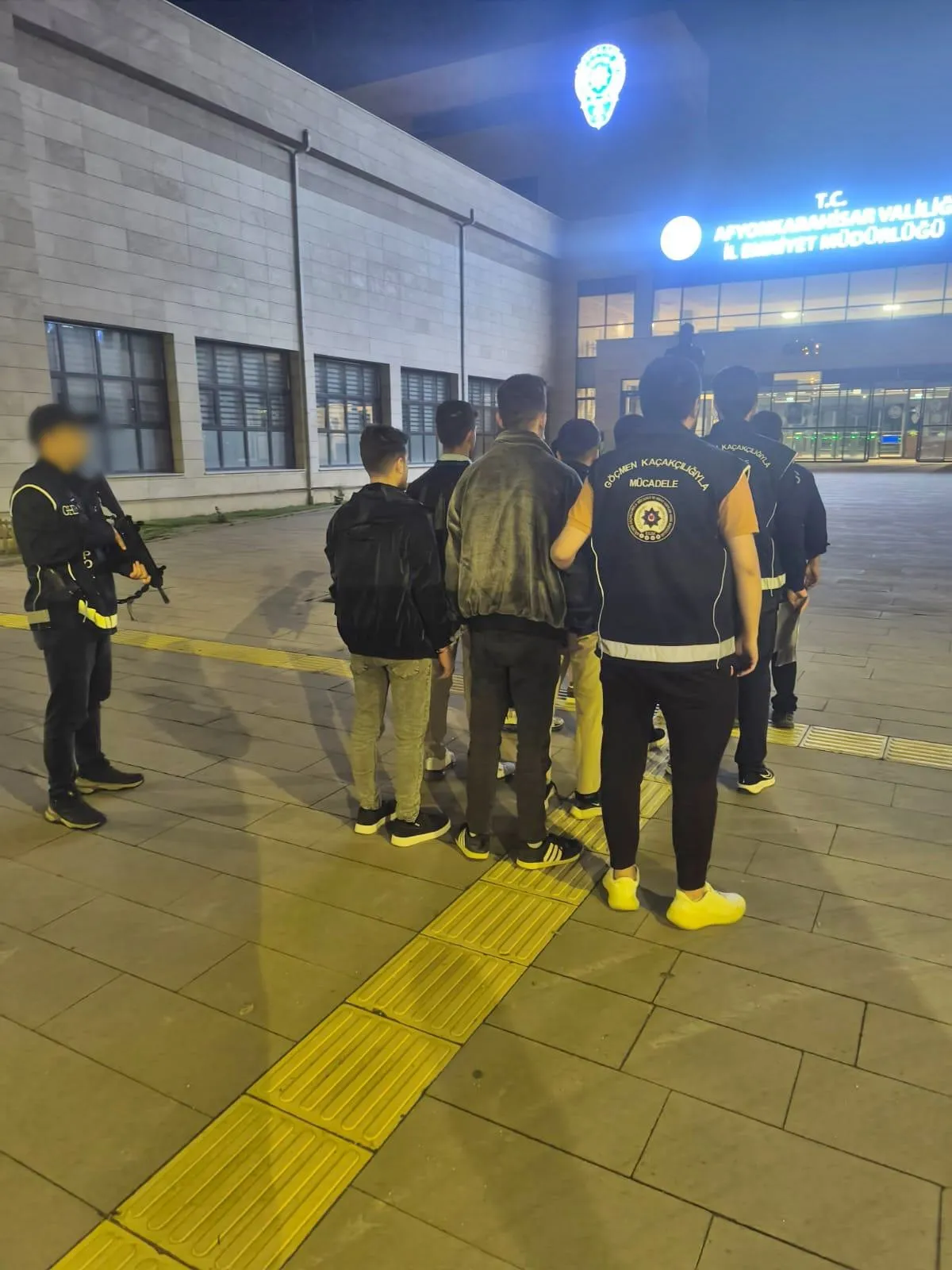 İscehisar’da Düzensiz Göç Operasyonu: 8 Yabancı Uyruklu Şahıs Yakalandı