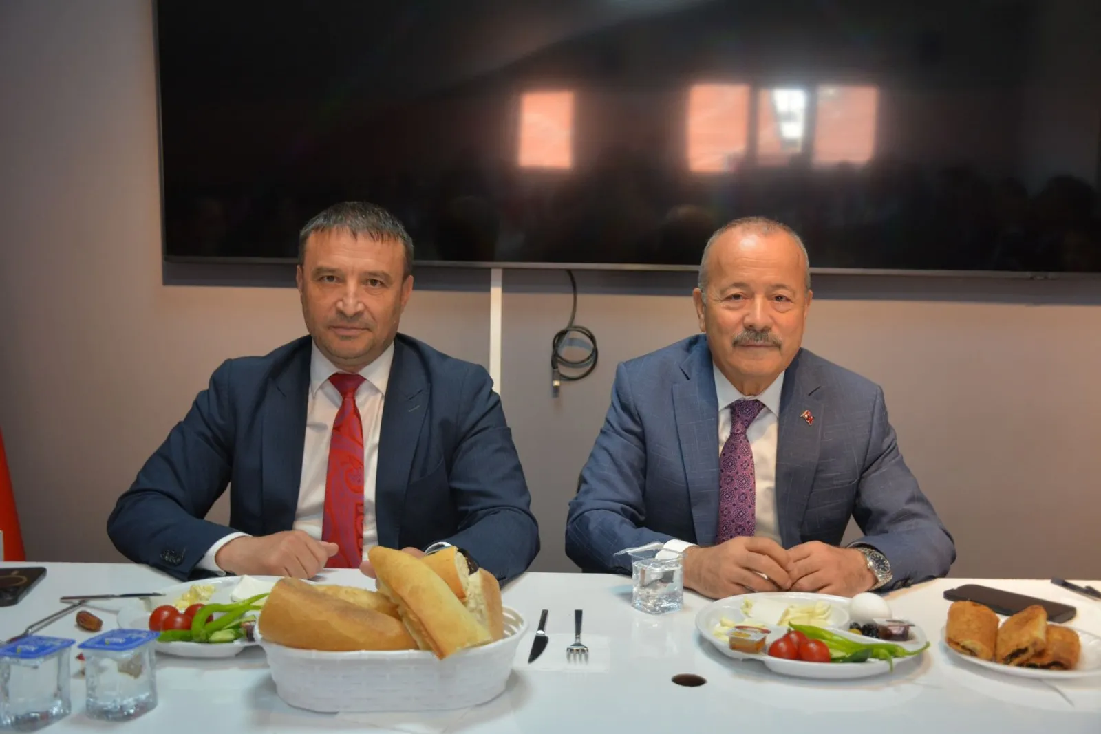 MHP Heyetinden Afyonkarahisar’da Teşkilat Toplantısı ve Afet Bölgesi Ziyareti