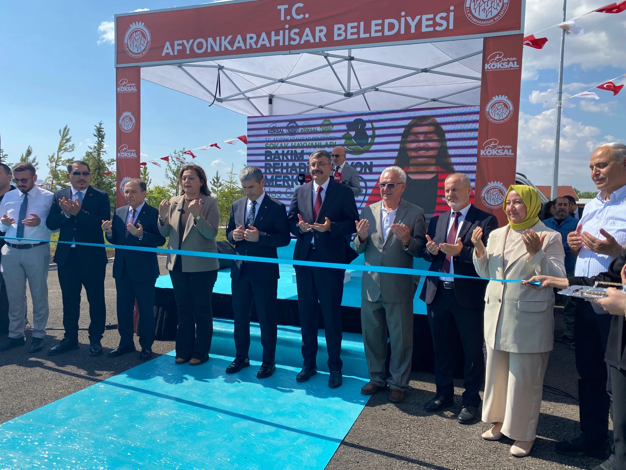Akkent, Güven Tazeledi