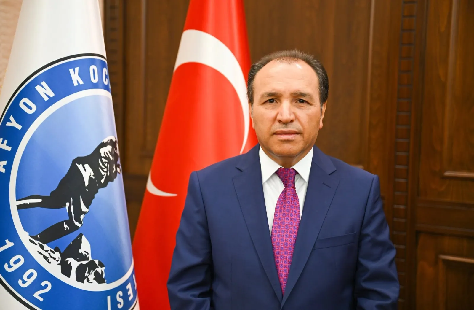 AKÜ’den YKS Adaylarına Zafer Meydanı’nda Tercih Desteği