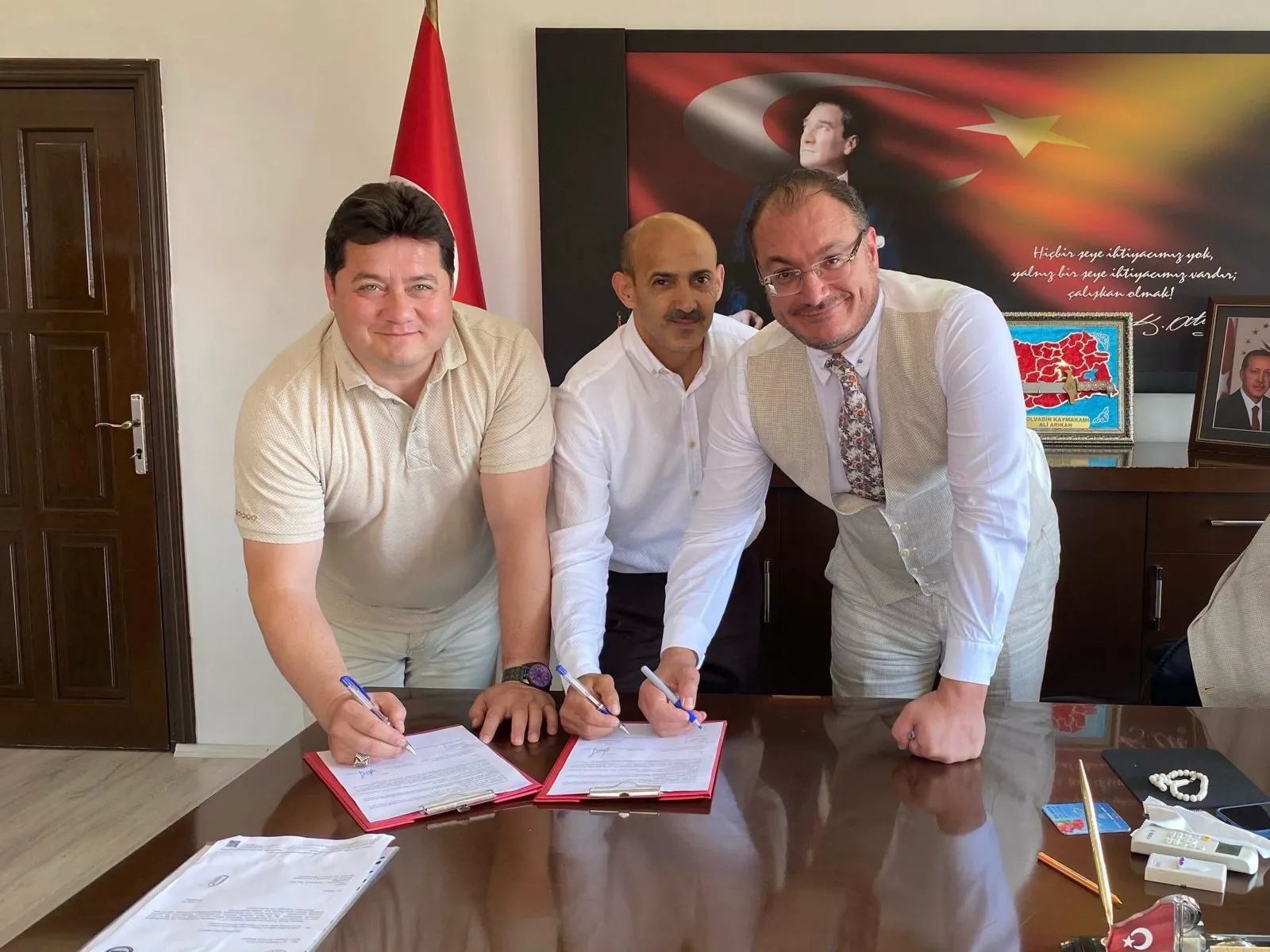 BOLVADİN OSB’DE YENİ YATIRIMIN İMZALARI ATILDI