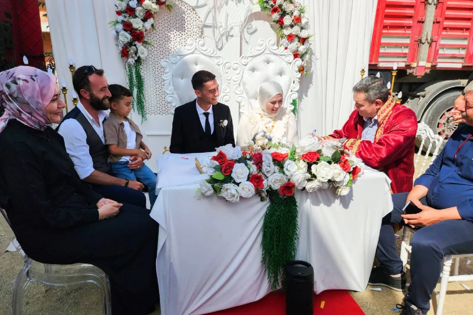 İki Başkan Gençlerin Mutluluğuna Ortak Oldu