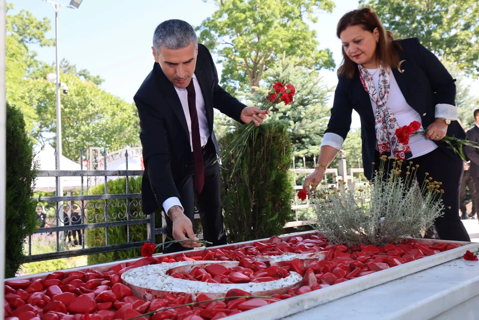 İl Protokolünden Şehitlik Ziyareti
