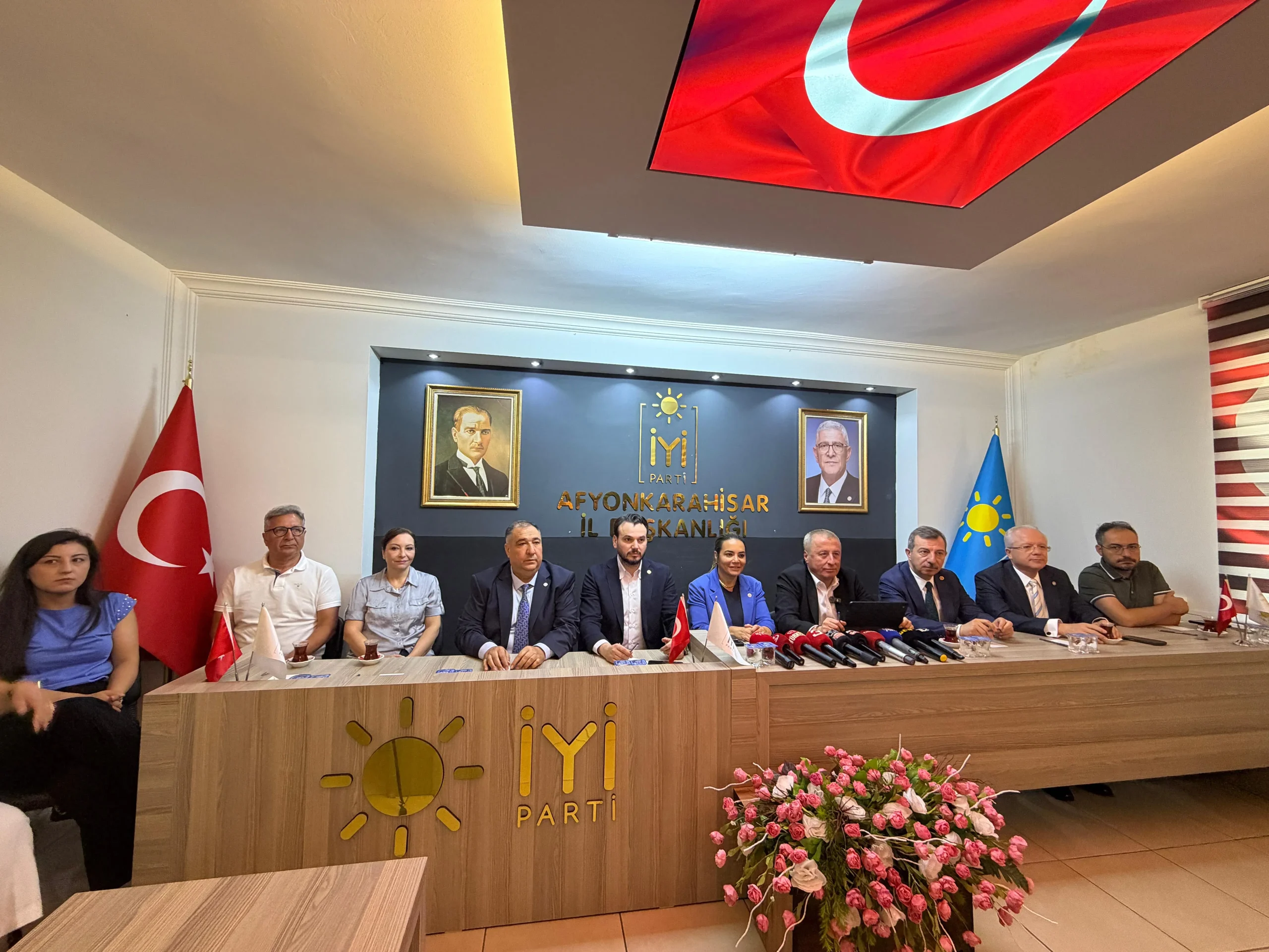 “Türkiye Ekonomik Açıdan Zor Bir Süreçten Geçiyor”