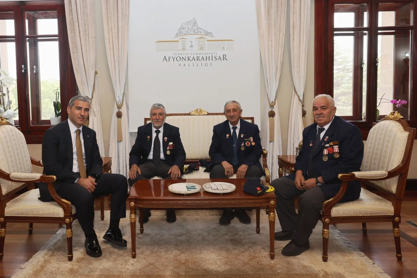 VALİ AKTAŞ GAZİLERİ MAKAMINDA AĞIRLADI
