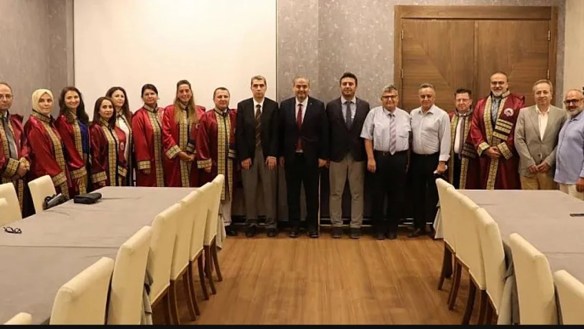 Afsü’de 11 Akademisyen İçin Yeni Dönem: Cübbeler Giyildi